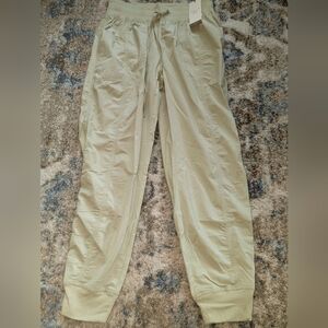 CALIA NYLUXE JOGGER PANTS Soft Green